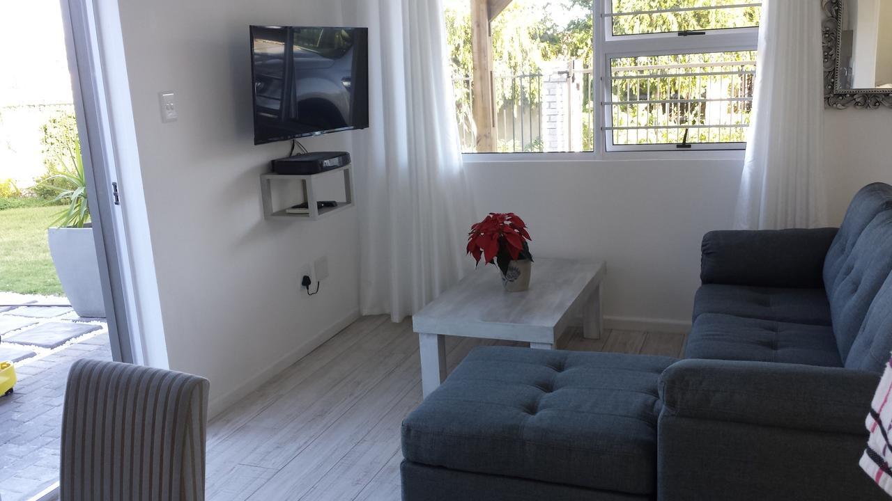 29 Carissa Street Daire Somerset West Dış mekan fotoğraf